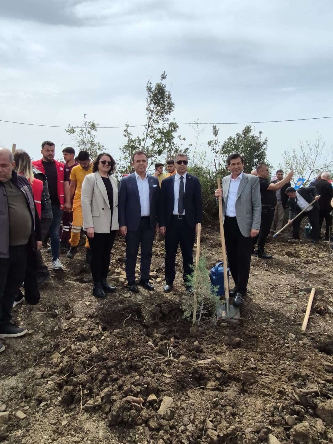 Kozan Cumhuriyet Başsavcılığımızın öncülüğünde, Denetimli Serbestlik Müdürlüğümüz ve Orman İşletme Müdürlüğümüzün iş birliğiyle düzenlenen ağaç dikme programına katılık