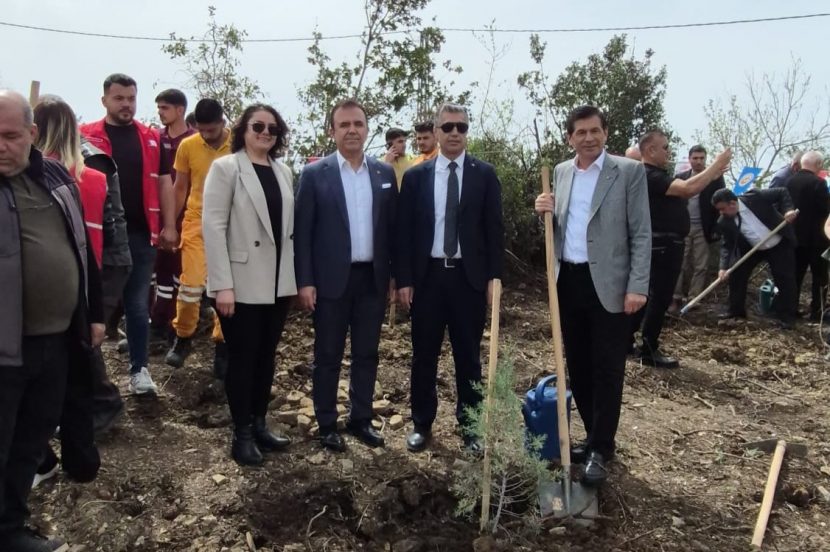 Kozan Cumhuriyet Başsavcılığımızın öncülüğünde, Denetimli Serbestlik Müdürlüğümüz ve Orman İşletme Müdürlüğümüzün iş birliğiyle düzenlenen ağaç dikme programına katılık