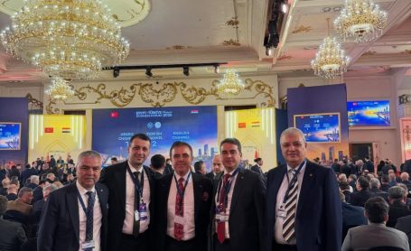 Türk ticaretini geliştirmek, iş insanlarımızın önünü açarak daha kolay ve etkin ticaret yapmalarını sağlamak amacıyla bir araya geldik.