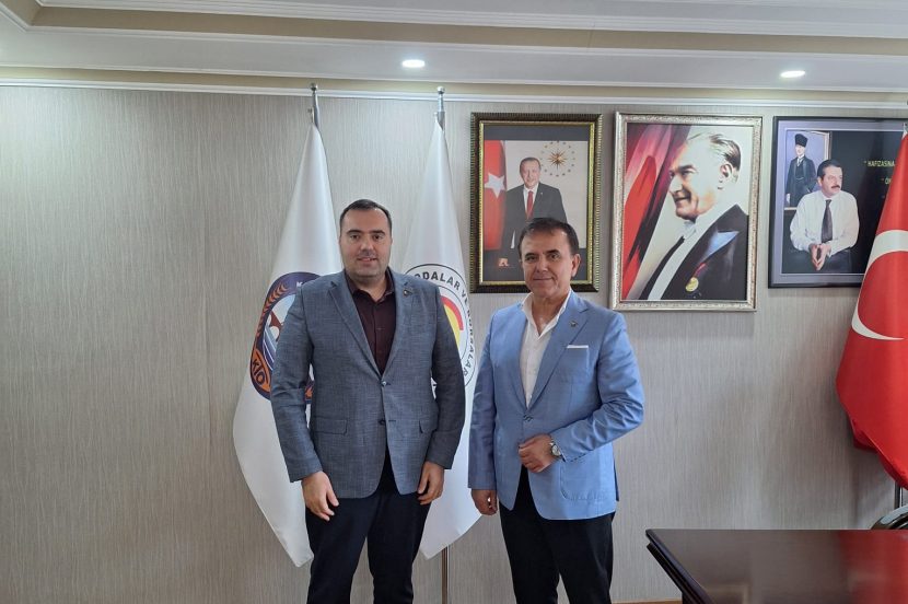 Çukurova Üni. Yapay Zeka ve Veri Mühendisliği Anabilim Dalı Başkanı Sn. Doç. Dr. Yusuf Kuvvetli hocamız Odamızı ziyaret etti