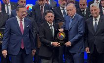 20 yıllık hizmetleri dolayısıyla hizmet şeref belgesi ve plaketi